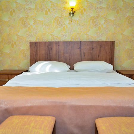 Asour Hotel Gorisz Kültér fotó